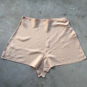 Vintage Best & Co Peach Silk Tap Pants Scalloped Lace Trim Side Button Bloomers